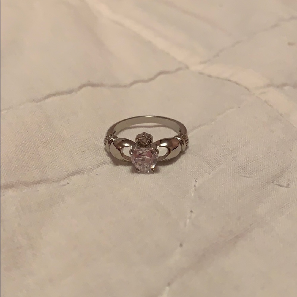 Claddagh fashion ring cute crystal white new